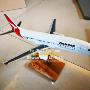 Model of B737-476 Qantas Airlines with detailed craftsmanship.